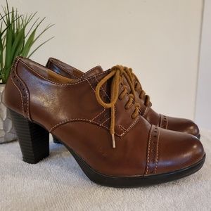 G.H. Bass | Brown Oxford Lace Up Ankle Boot | 7.5 M (Style - Faith)